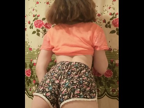 ❤️ Секси младо бебе кое ги соблекува шорцевите пред камера ️ Порно видео на порно mk.hentai-id.ru ❤