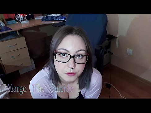 ❤️ Секси девојка со наочари длабоко го цица дилдото на камерата ️ Порно видео на порно mk.hentai-id.ru ❤